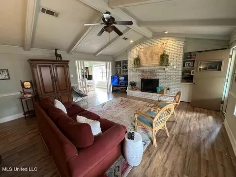 Living - 103 Firecrest Dr, Brandon, MS 39042 photo 3 of 4