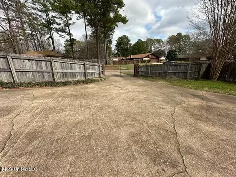 Exterior - 103 Firecrest Dr, Brandon, MS 39042 photo 7 of 7