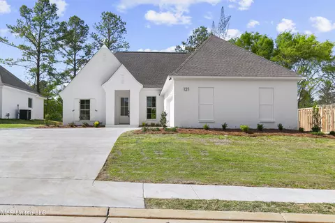 121 Lakecrest Dr, Madison, MS 39110