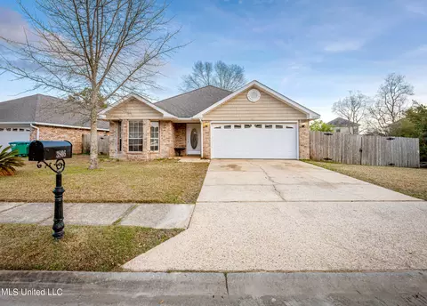 3806 Timber Lake Dr, Ocean Springs, MS 39564