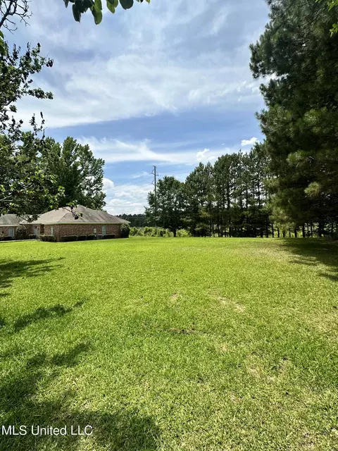 Cedarwood Drive, Jackson, MS 39213