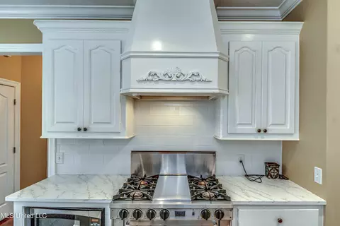 Kitchen - 210 Crescent H Dr, Terry, MS 39170 photo 2 of 9