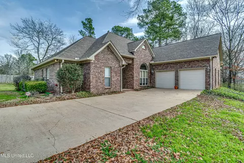 Exterior - 210 Crescent H Dr, Terry, MS 39170 photo 3 of 15