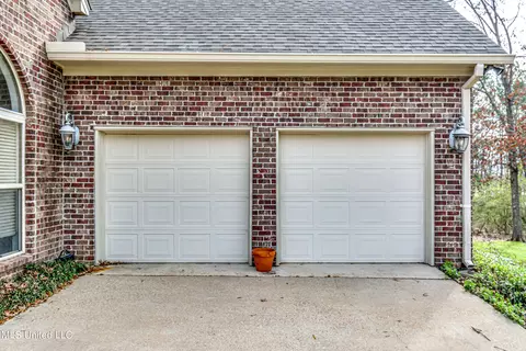 Exterior - 210 Crescent H Dr, Terry, MS 39170 photo 4 of 15