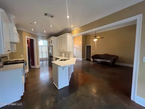 Kitchen - 210 Crescent H Dr, Terry, MS 39170 photo 9 of 9