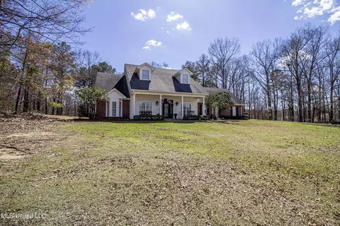 111 Oak View Dr, Terry, MS 39170