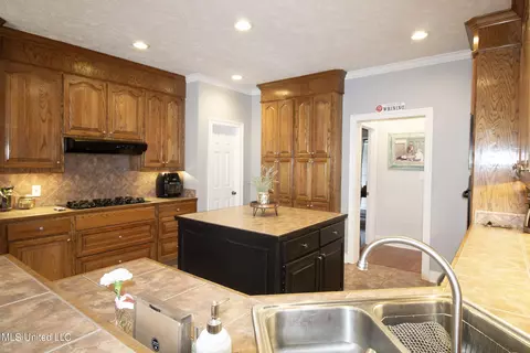Kitchen - 111 Oak View Dr, Terry, MS 39170 photo 2 of 5