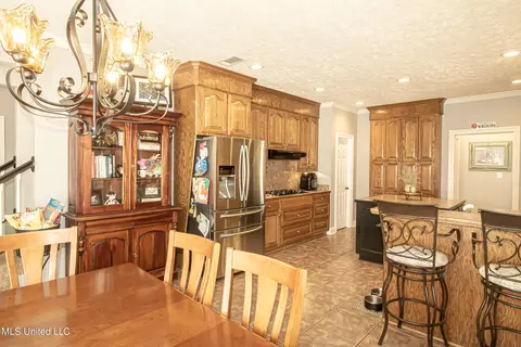 Dining - 111 Oak View Dr, Terry, MS 39170 photo 3 of 5