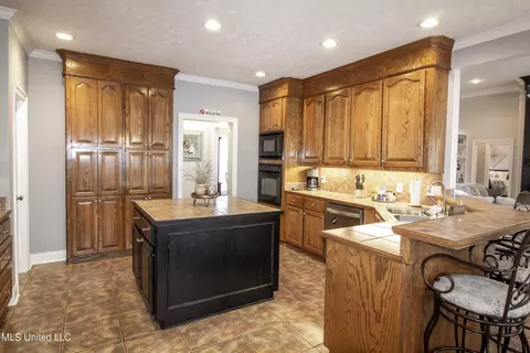 Kitchen - 111 Oak View Dr, Terry, MS 39170 photo 4 of 5