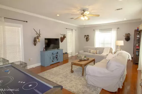 Living - 111 Oak View Dr, Terry, MS 39170 photo 3 of 4