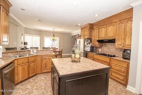Kitchen - 111 Oak View Dr, Terry, MS 39170 photo 3 of 5