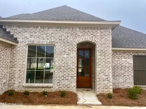 594 E Park St, Canton, MS 39046