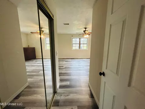Entry Way - 116 Gus Phillips Rd, Mendenhall, MS 39114 photo 1 of 1
