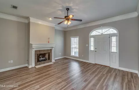 Living - 426 Hemlock Dr, Flowood, MS 39232 photo 1 of 4