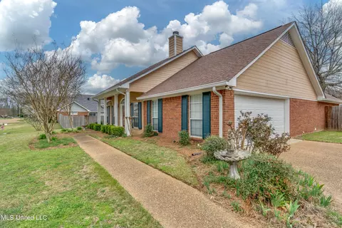 Exterior - 426 Hemlock Dr, Flowood, MS 39232 photo 2 of 12