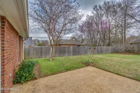 Exterior - 426 Hemlock Dr, Flowood, MS 39232 photo 6 of 12