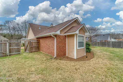 Exterior - 426 Hemlock Dr, Flowood, MS 39232 photo 11 of 12