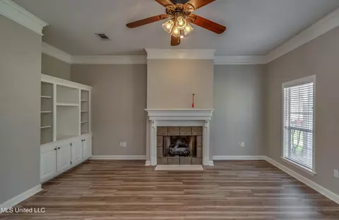 Living - 426 Hemlock Dr, Flowood, MS 39232 photo 2 of 4