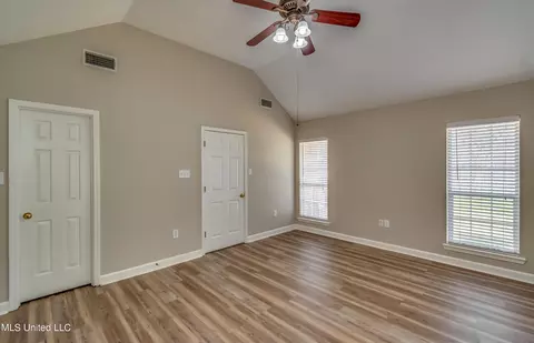 Bedroom - 426 Hemlock Dr, Flowood, MS 39232 photo 2 of 3