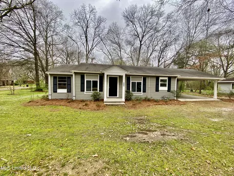 305 N Utica St, Terry, MS 39170