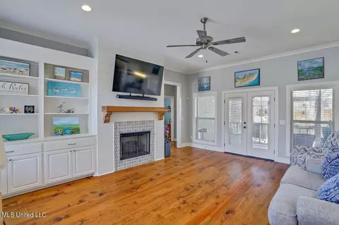 Living - 739 Glenwild Dr, Canton, MS 39046 photo 4 of 4