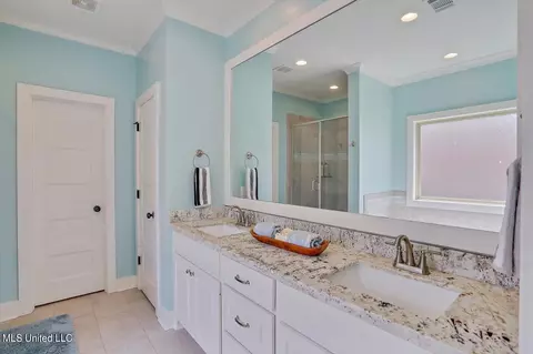 Bath - 739 Glenwild Dr, Canton, MS 39046 photo 1 of 3