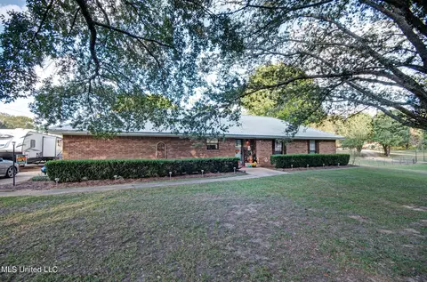Exterior - 258 Walker Cir, Florence, MS 39073 photo 4 of 17