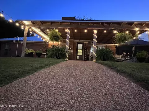 Exterior - 258 Walker Cir, Florence, MS 39073 photo 10 of 17