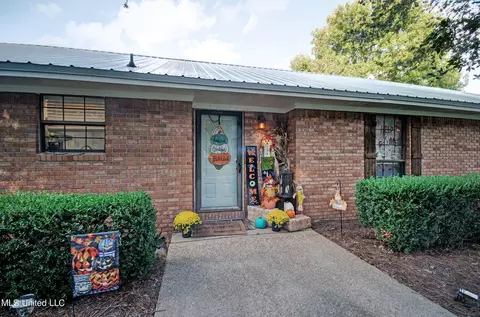 Exterior - 258 Walker Cir, Florence, MS 39073 photo 5 of 17