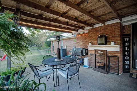 Exterior - 258 Walker Cir, Florence, MS 39073 photo 8 of 17