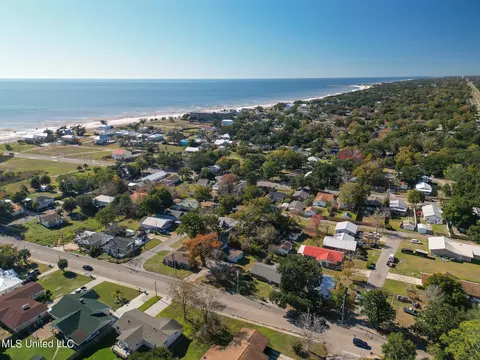 823 Broad Ave, Gulfport, MS 39501