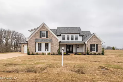 Exterior - 1453 Ashtons Ln, Hernando, MS 38632 photo 2 of 11