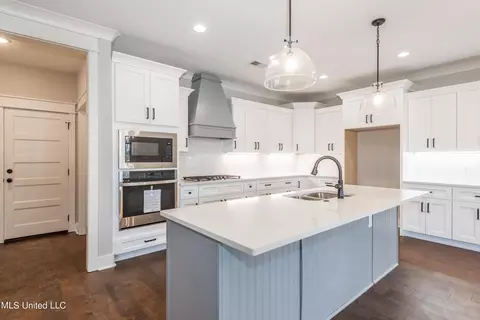 Kitchen - 1453 Ashtons Ln, Hernando, MS 38632 photo 2 of 4