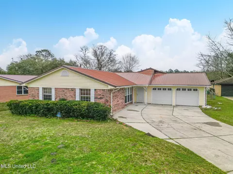 5312 Monaco St, Pascagoula, MS 39581