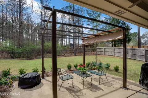 105 Hidden Holw, Madison, MS 39110 photo 3
