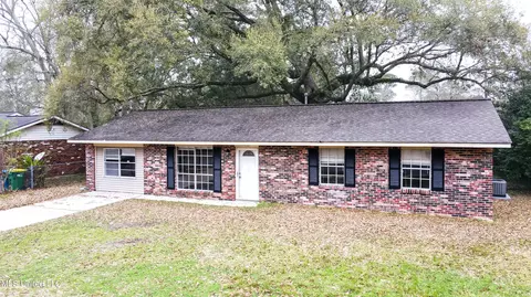 15828 Albany Dr, Biloxi, MS 39532