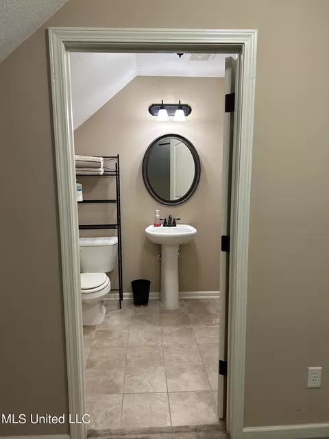 Bath - 35 Shady Lane Cv, Hernando, MS 38632 photo 9 of 11