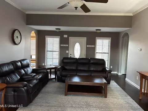 Living - 35 Shady Lane Cv, Hernando, MS 38632 photo 1 of 4