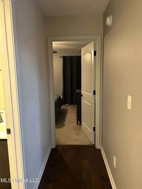 Entry Way - 35 Shady Lane Cv, Hernando, MS 38632 photo 4 of 5
