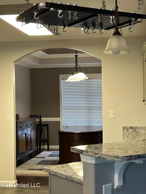 Kitchen - 35 Shady Lane Cv, Hernando, MS 38632 photo 7 of 8