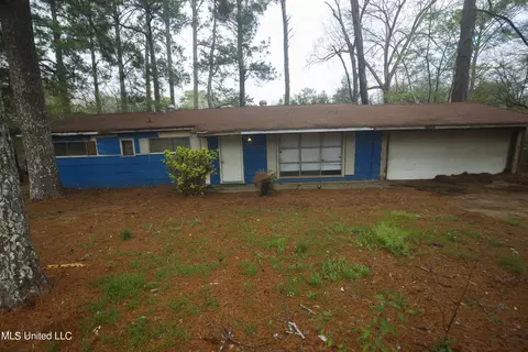 2694 Woodside Dr, Jackson, MS 39204