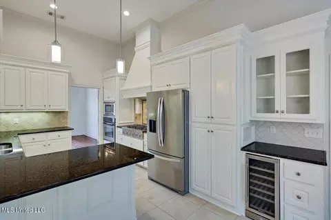 Kitchen - 266 Lighthouse Ln, Brandon, MS 39047 photo 1 of 6