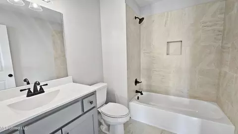 Bath - 7749 Melisa Dr, Walls, MS 38680 photo 4 of 4