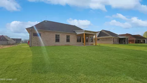 Exterior - 7749 Melisa Dr, Walls, MS 38680 photo 2 of 3