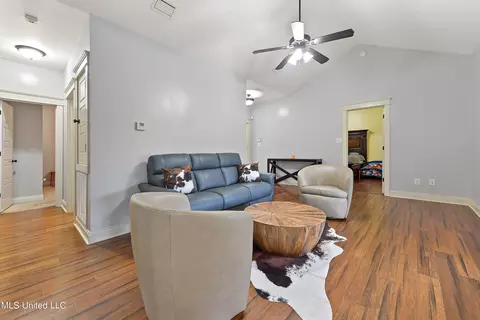 Living - 131 Partins Rd, Lucedale, MS 39452 photo 3 of 4