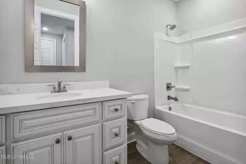 Bath - 85025 E Pohaku Dr, Diamondhead, MS 39525 photo 3 of 3
