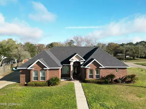 2 Rosalie Dr, Long Beach, MS 39560