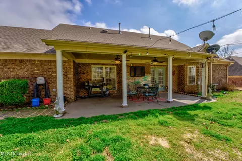 Exterior - 2265 Jaybird Rd, Hernando, MS 38632 photo 7 of 10