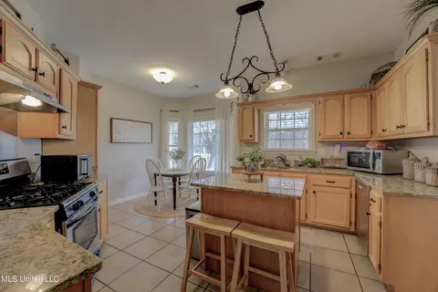 Kitchen - 2265 Jaybird Rd, Hernando, MS 38632 photo 4 of 4