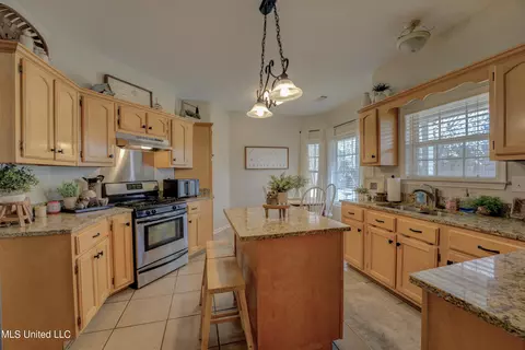 Kitchen - 2265 Jaybird Rd, Hernando, MS 38632 photo 1 of 4